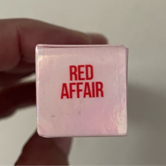 NEW Jeffree Star Liquid Long Lasting Lipstick Red Affair 5.10 ml - Picture 2 of 6